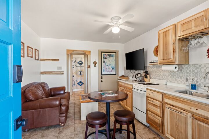 Property Photo:  109 St Francis Drive 4  NM 87501 