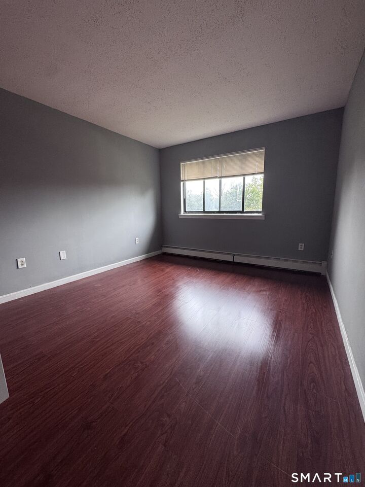 Property Photo:  54 Grafton Street C2  CT 06106 