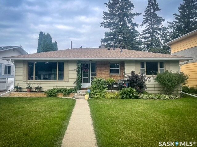 Property Photo:  2612 Haultain Avenue  SK S7J 1R6 