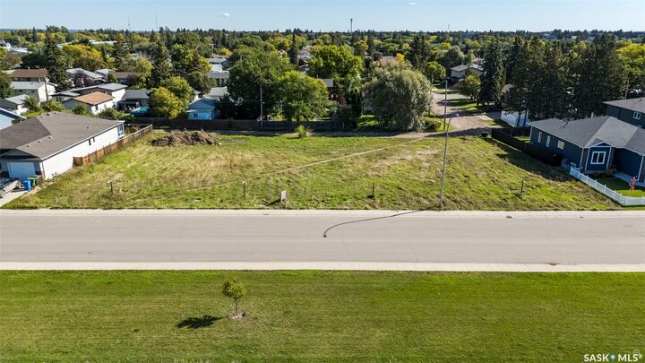 Property Photo:  2560 Woodbridge Drive  SK S6W 0A7 