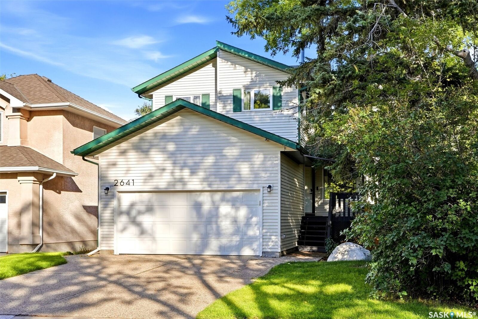 Property Photo:  2641 Garnet Street  SK S4T 3A8 