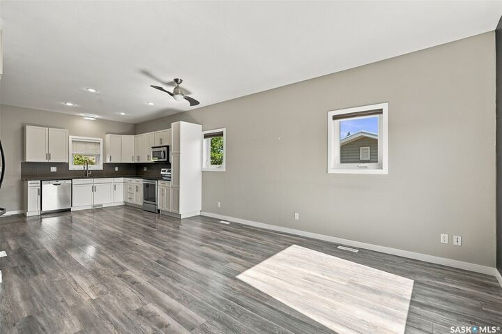 Property Photo:  406 3rd Street  SK S0G 2N0 