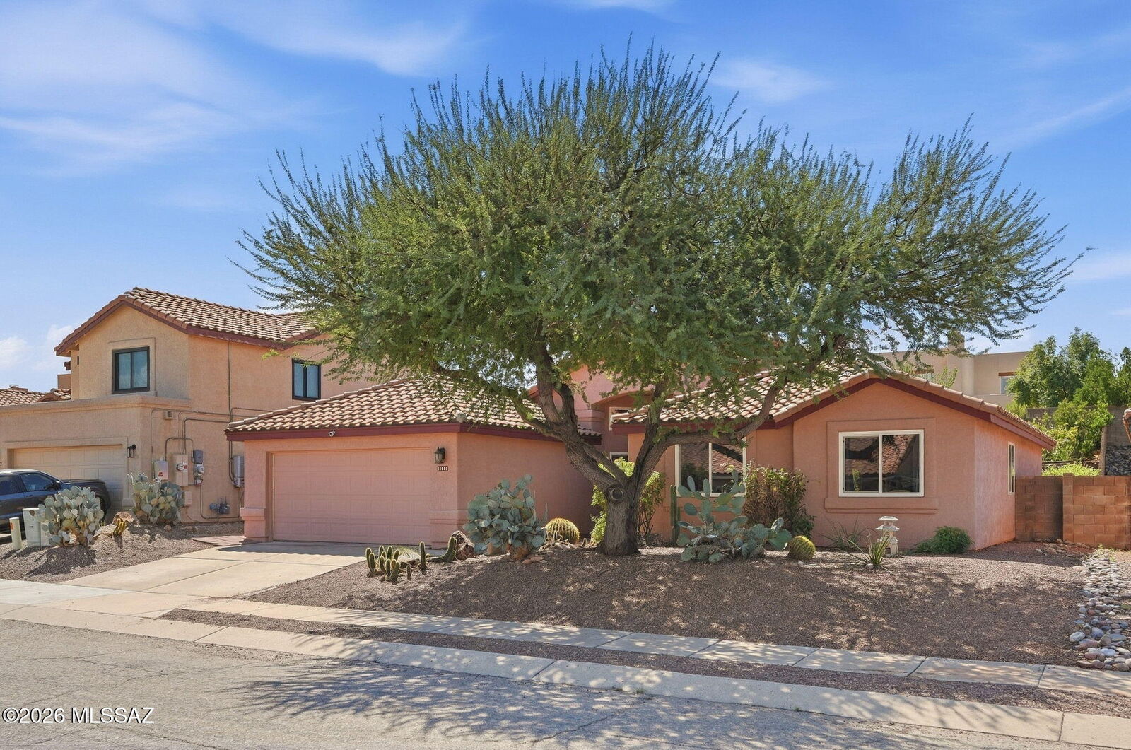 Property Photo: 10660 E Channelside Drive AZ 85748