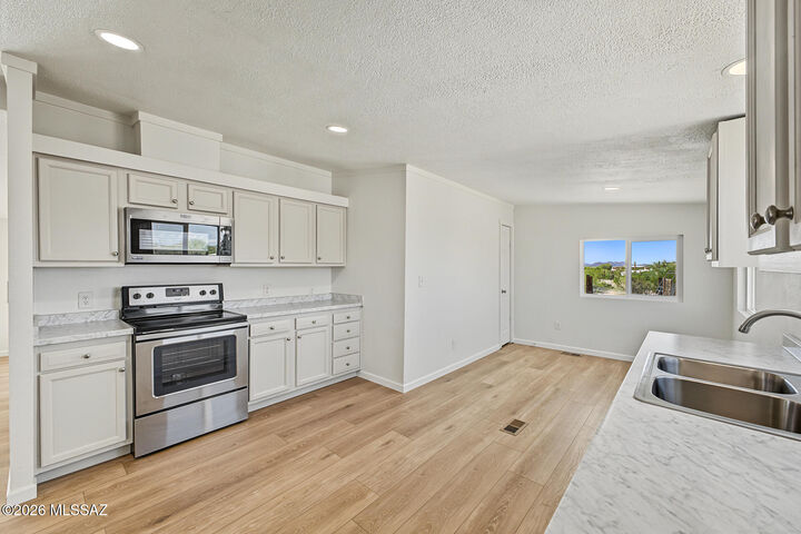 Property Photo: 12711 N Avenida Saturno AZ 85653