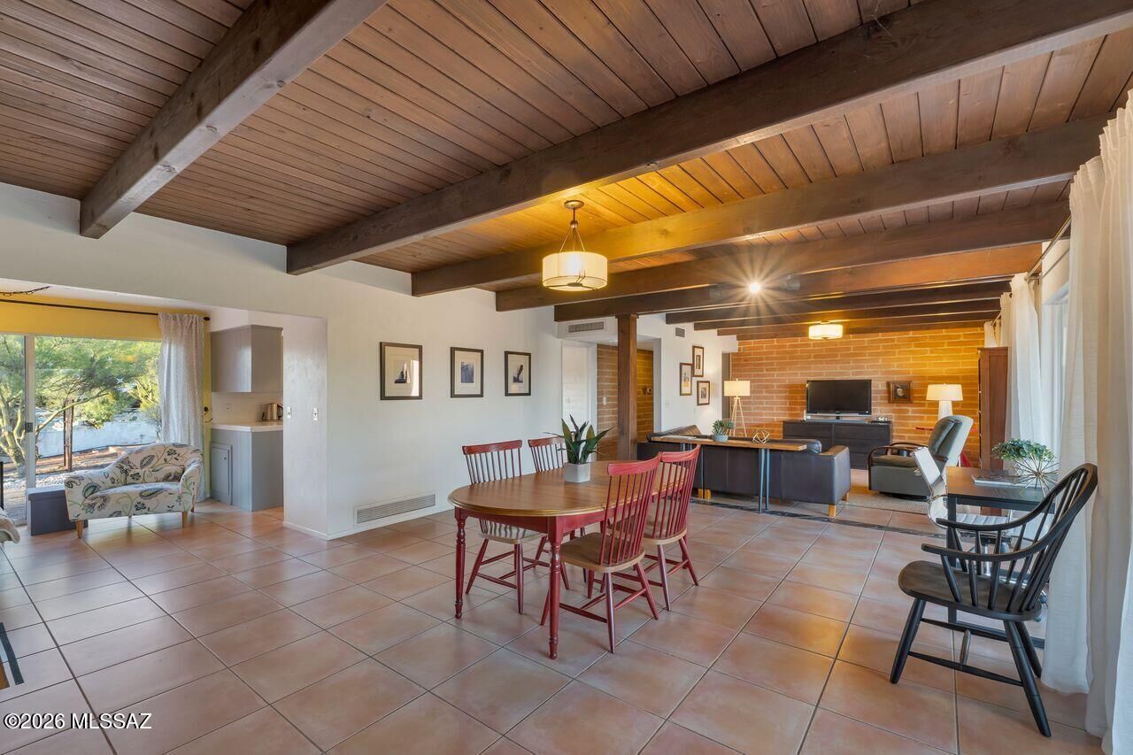 Property Photo: 6521 N Camino Padre Isidoro AZ 85718