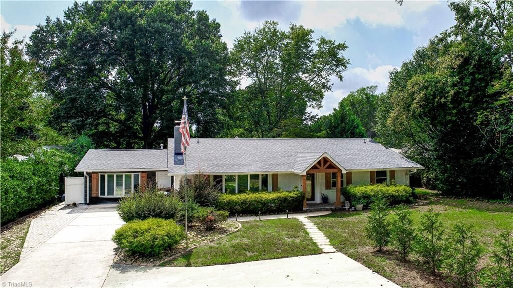 Property Photo:  3917 W Friendly Avenue  NC 27410 