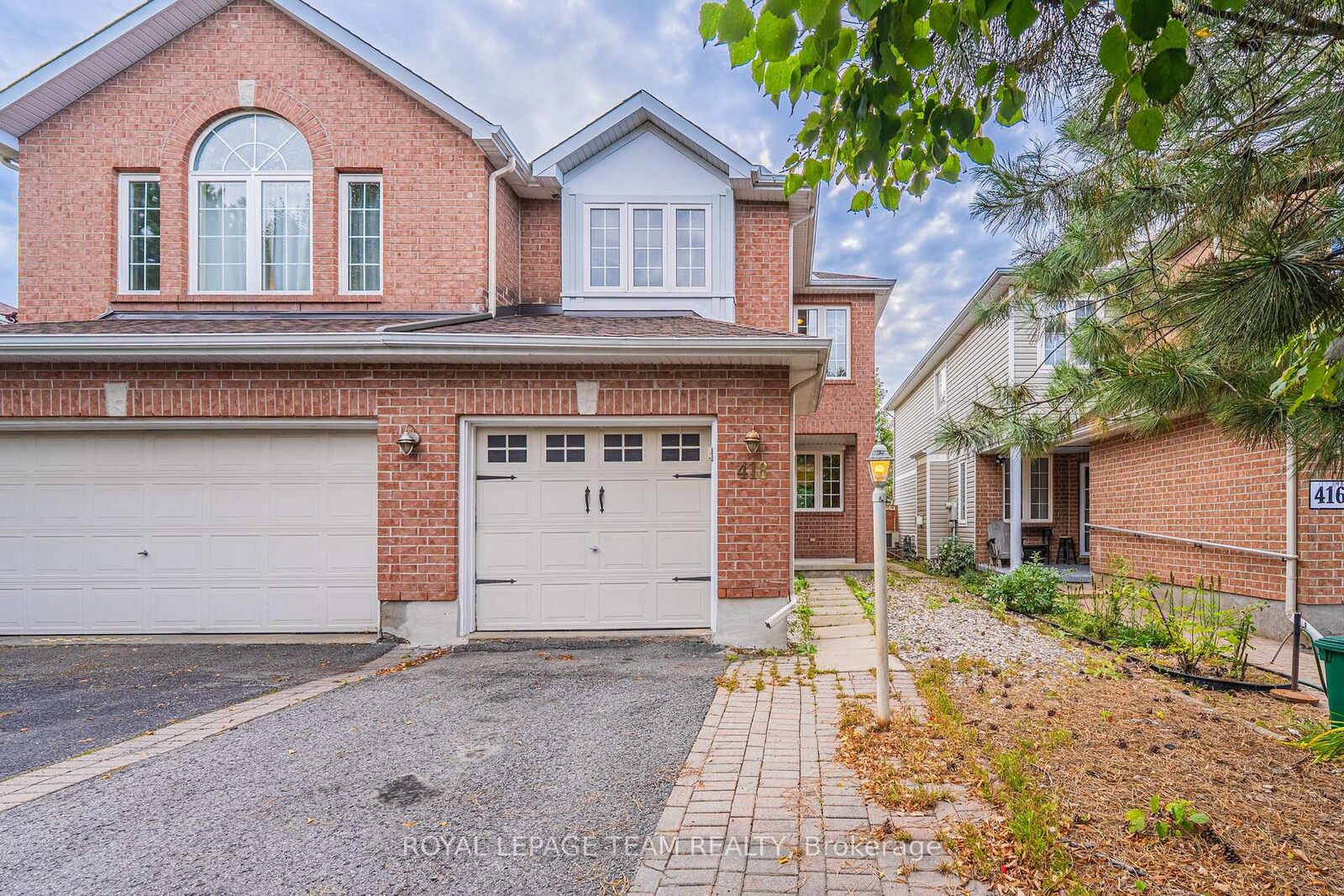 Property Photo:  418 Beatrice Drive  ON K2J 4W9 