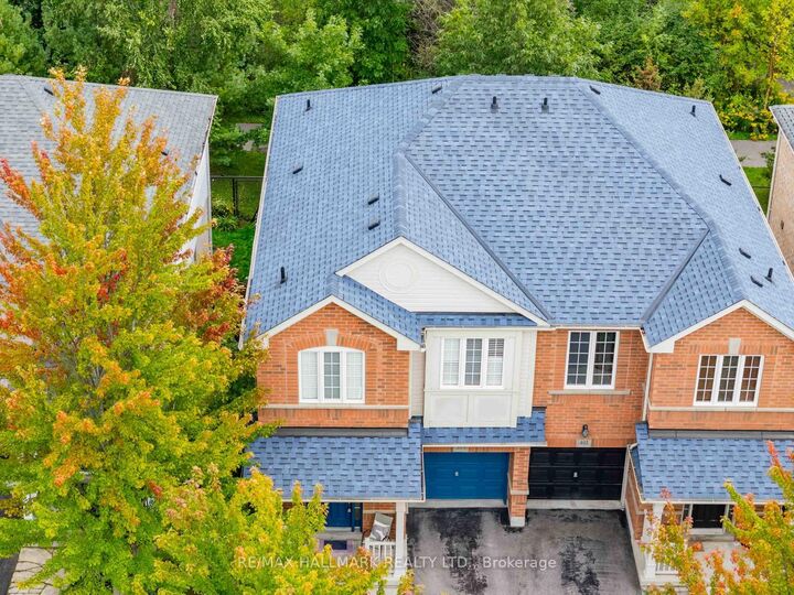 Property Photo: 399 Reeves Way Boulevard ON L4A 0H3
