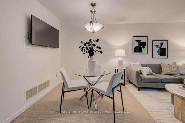 Property Photo:  1012 Elizabeth Place  ON L6H 3H8 