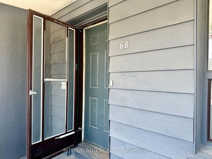 Property Photo:  68 Carlaw Avenue Apt A  ON M4M 2R7 