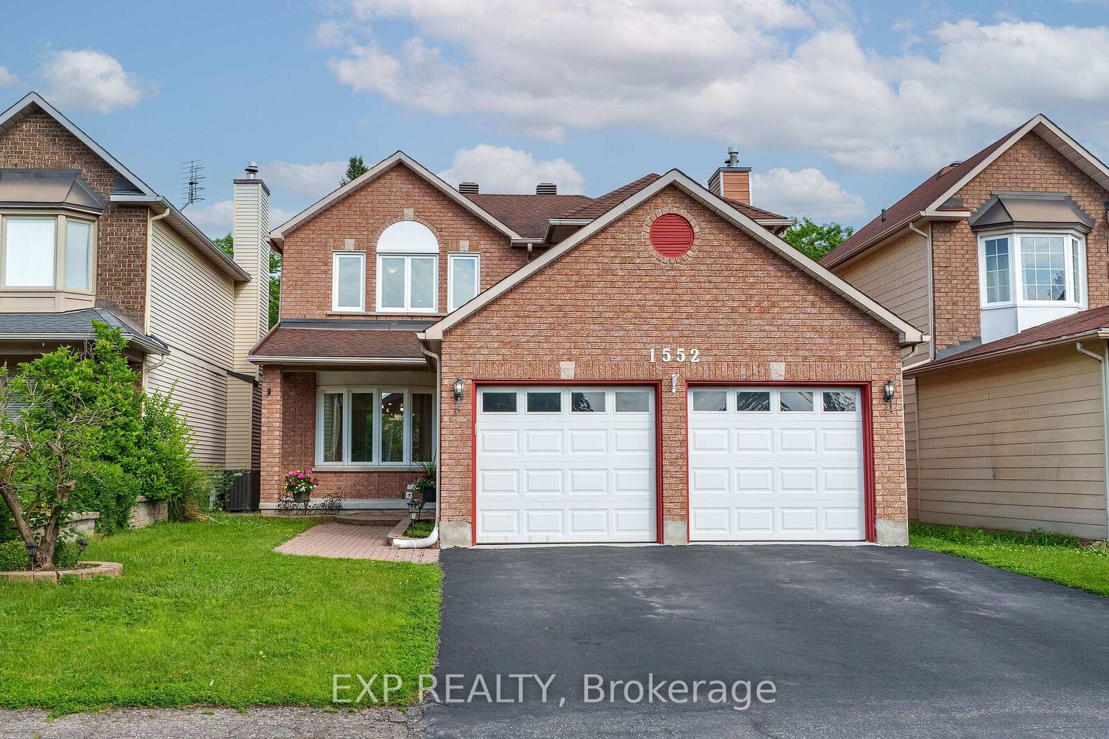 Property Photo:  1552 Blohm Drive  ON K1G 4P9 