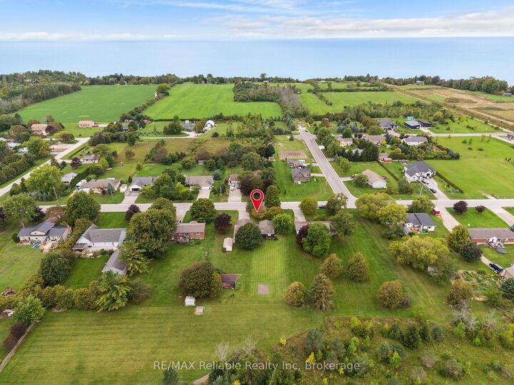 Property Photo:  58 Wellington Street S  ON N7A 3X9 