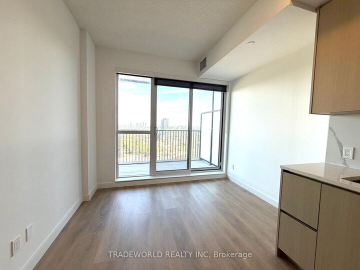 Property Photo:  18 Esther Shiner Boulevard 2009  ON M2K 0J7 