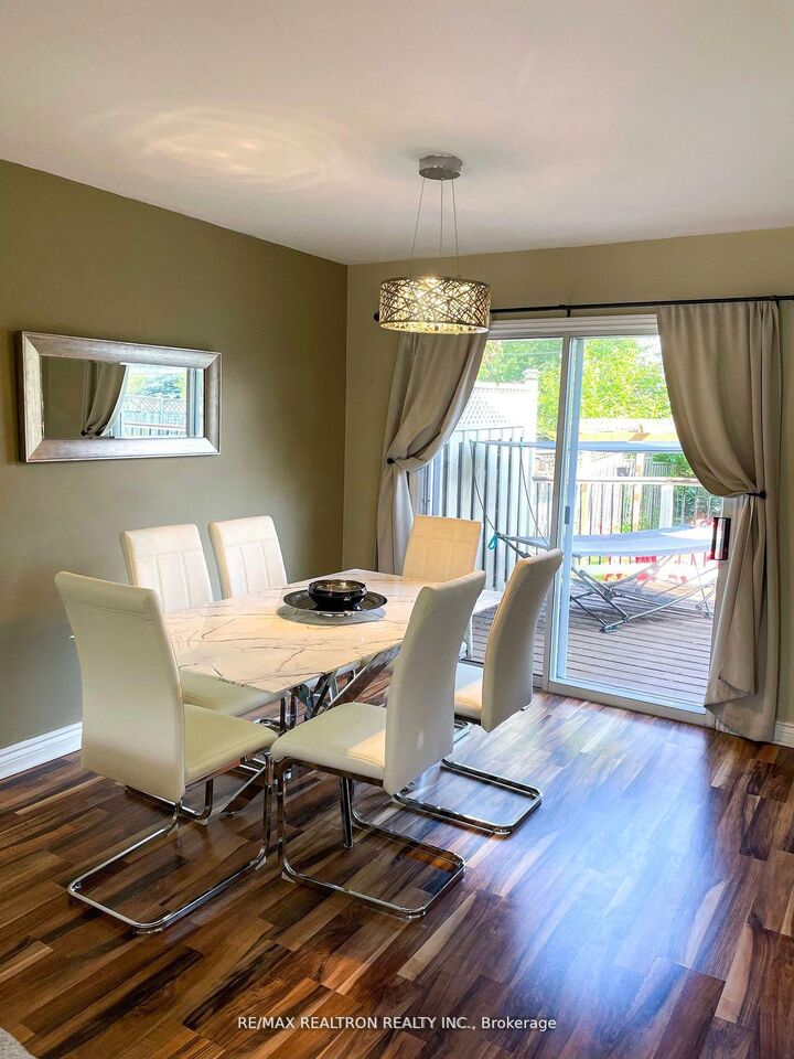 Property Photo:  298 Glenwoods Avenue  ON L4P 2W8 