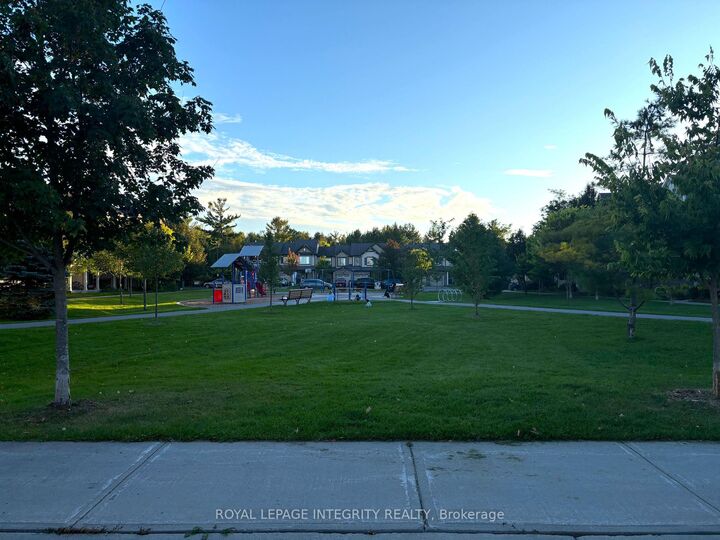 Property Photo:  786 Maloja Way  ON K2S 0V5 