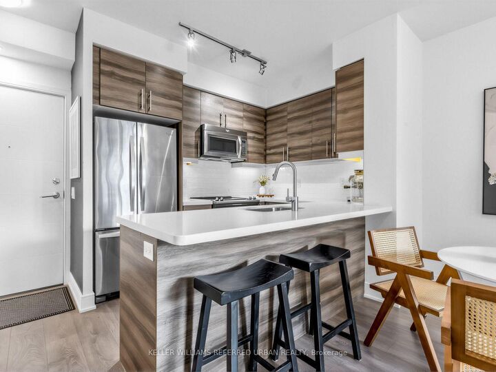 Property Photo:  525 Adelaide Street W 919  ON M5V 0N7 
