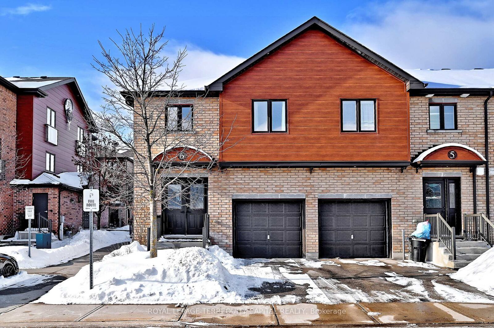 Property Photo:  31 Madelaine Drive 6  ON L9J 0G8 