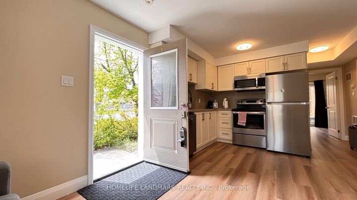 Property Photo:  122 Courtland Avenue E 1  ON N2H 1Y9 