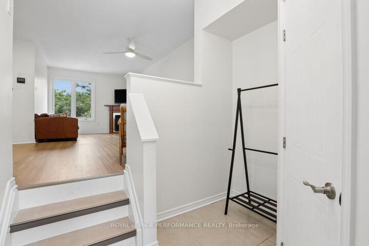 Property Photo:  1887 Hennessy Crescent  ON K4A 3X8 