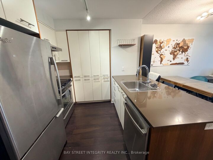 Property Photo:  1 Valhalla Inn Road 703  ON M9B 1S9 