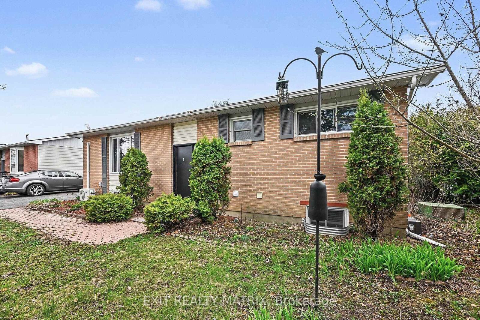 Property Photo:  91 Sheldrake Drive  ON K2L 1T1 