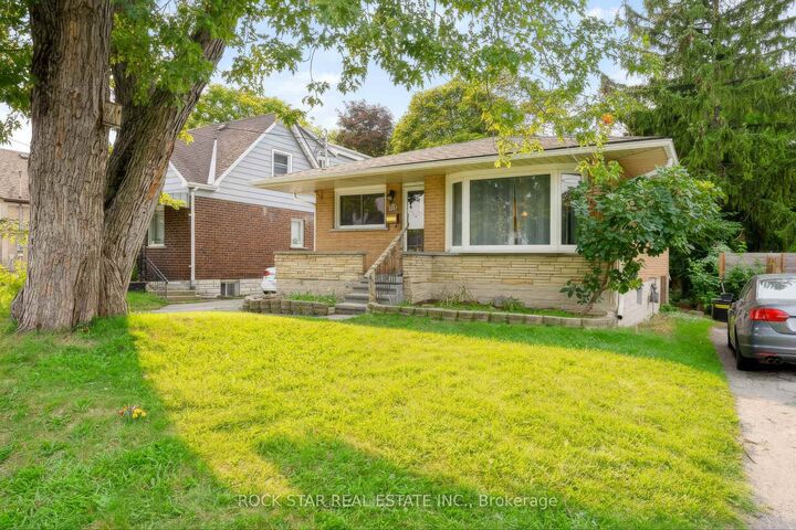 Property Photo:  82 Franklin Street N  ON N2A 1X9 