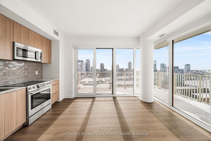 Property Photo: 88 Bathurst Street 1217 ON M5V 0W8