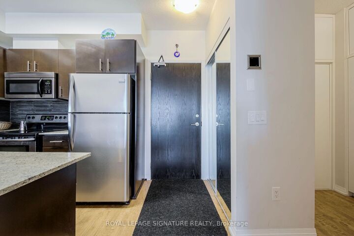 Property Photo:  25 Cole Street 1007  ON M5A 4M3 