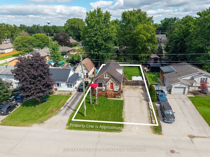 Property Photo:  227 Beattie Street  ON N7G 2X3 