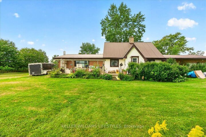 Property Photo:  22257 Pratt Siding Road W  ON N0L 1M0 