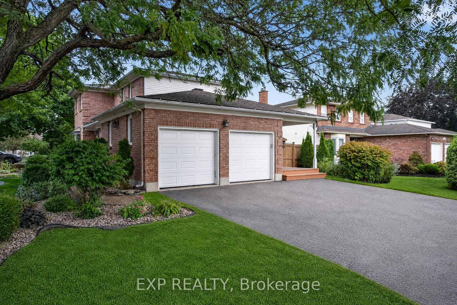 Property Photo:  1531 Michaelsem Street  ON K1C 4T6 