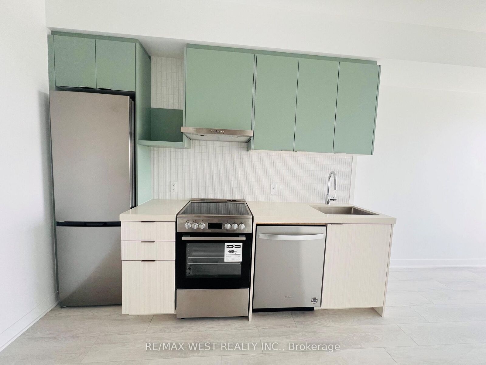 Property Photo:  6 Flavelle Trail 915  ON L4L 0M8 