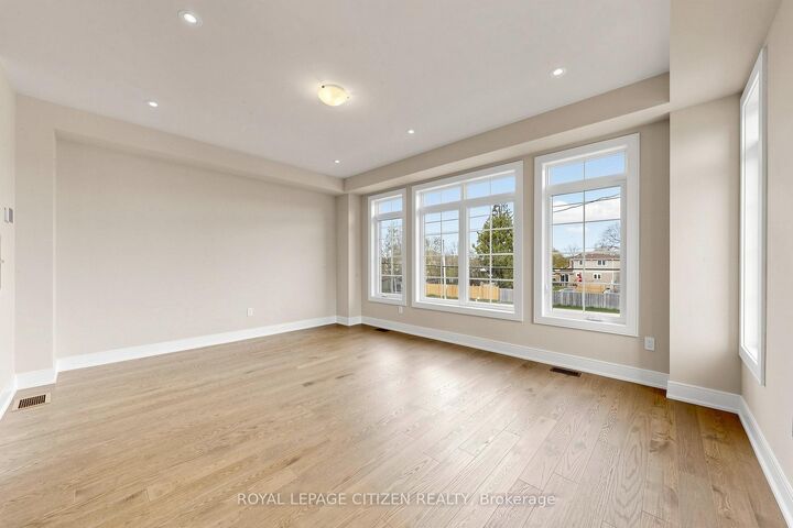 Property Photo:  26 Wakely Crescent  ON L1E 2K3 