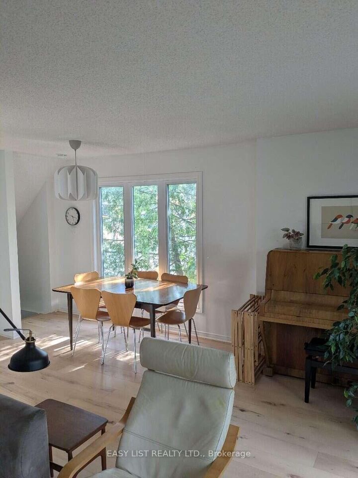 Property Photo:  817 High Street 1  ON K2B 6C3 