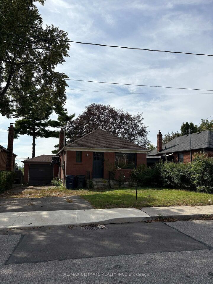 Property Photo:  56 Glenhaven Street  ON M6M 3M3 