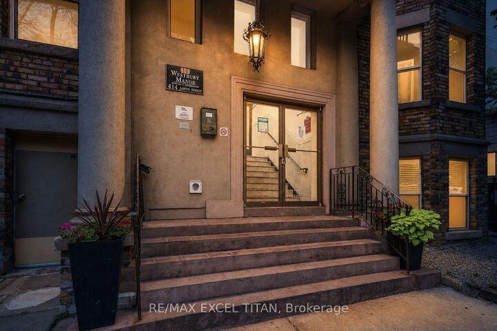 Property Photo:  414 Jarvis Street G1  ON M4Y 3C2 