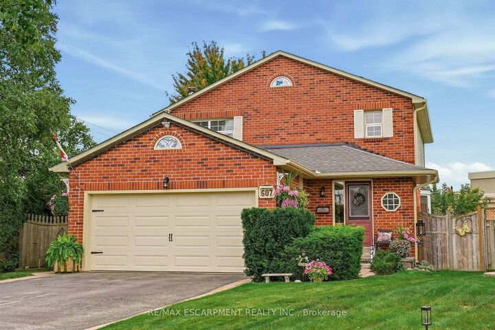 Property Photo:  607 Clover Park Crescent  ON L9T 4T7 