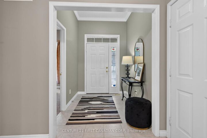 Property Photo:  87 Donker Drive 22  ON N5P 4L2 