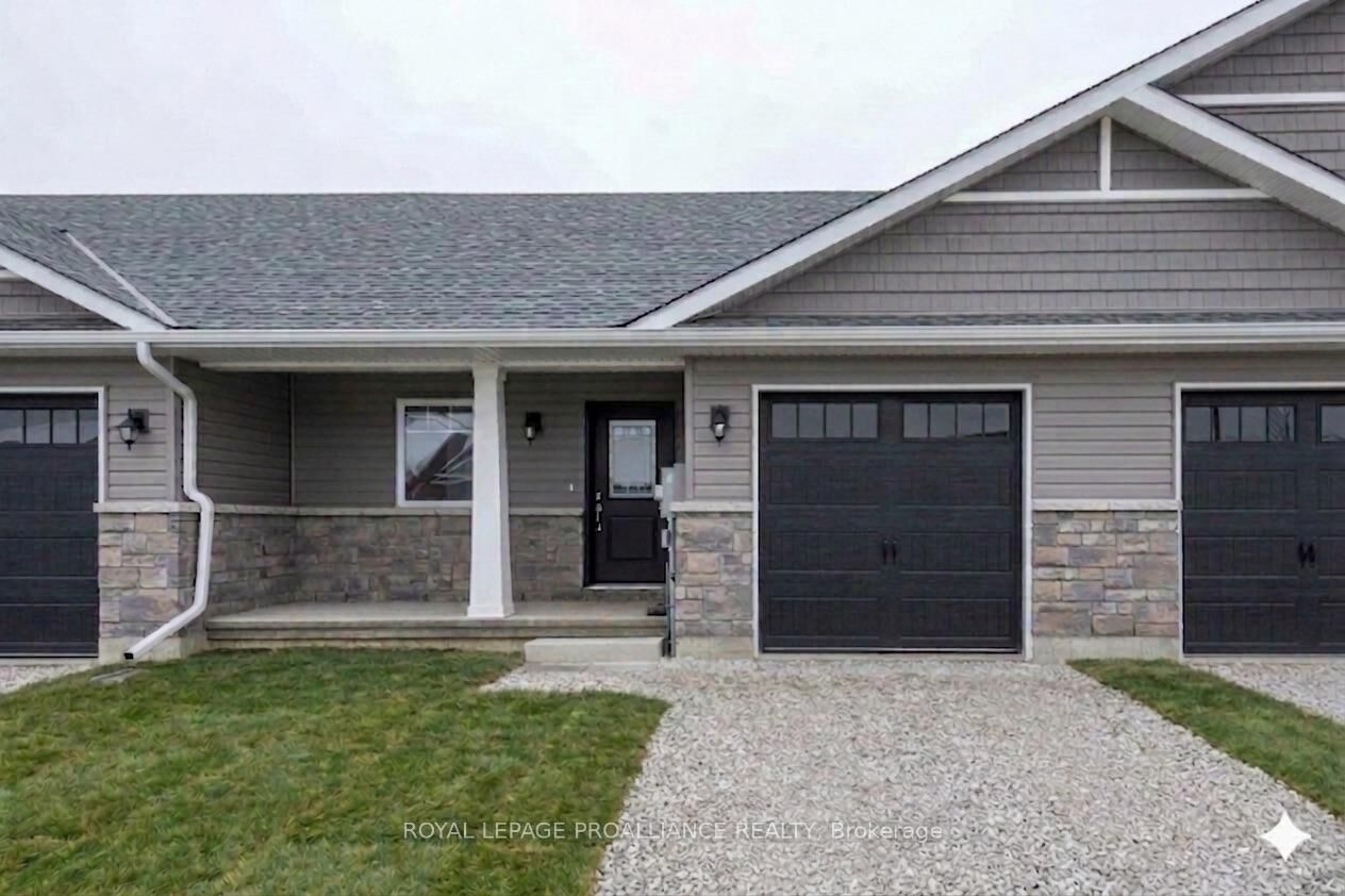 Property Photo:  121 Farrington Crescent  ON K0K 2T0 