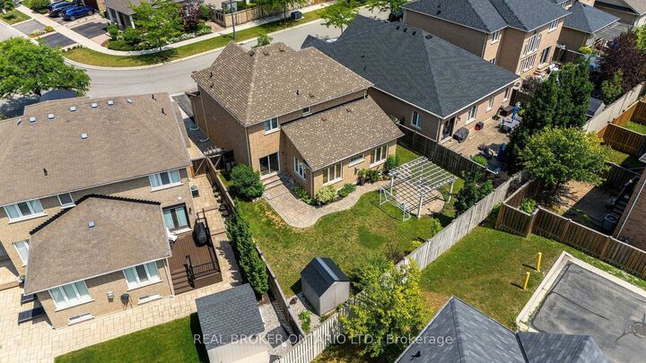 Property Photo:  636 Serafini Crescent  ON L9T 7P1 