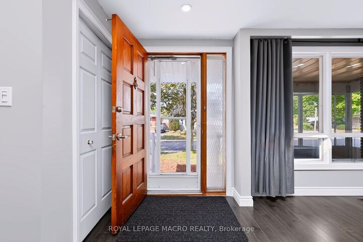 Property Photo:  15 Clearwater Drive  ON L9C 2K1 