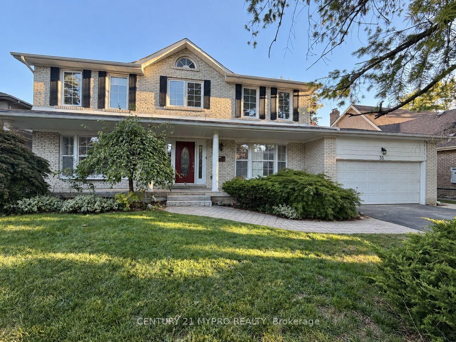 Property Photo:  35 Forest Park Crescent Lower  ON L3T 2M5 