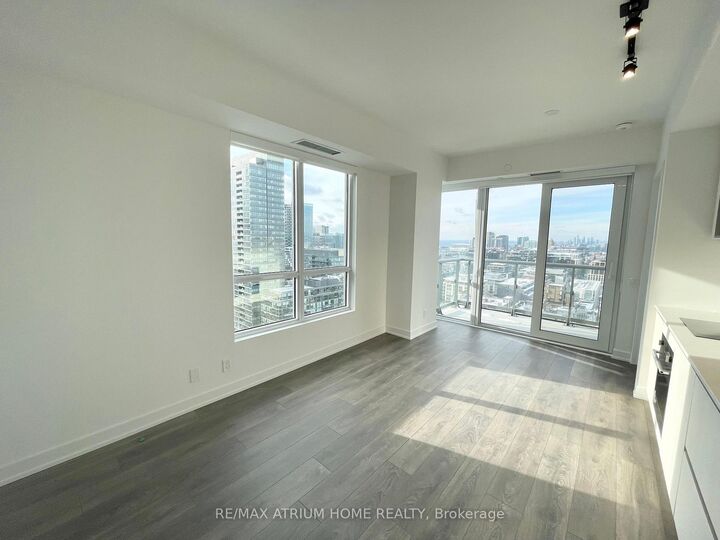 Property Photo:  108 Peter Street 2710  ON M5V 2G7 