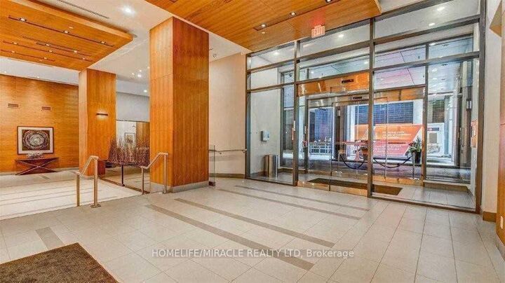 Property Photo:  295 Adelaide Street W 2510  ON M5V 0L4 
