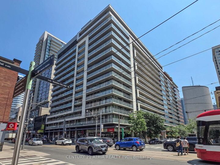 Property Photo:  111 Elizabeth Street 1820  ON M5G 1P7 