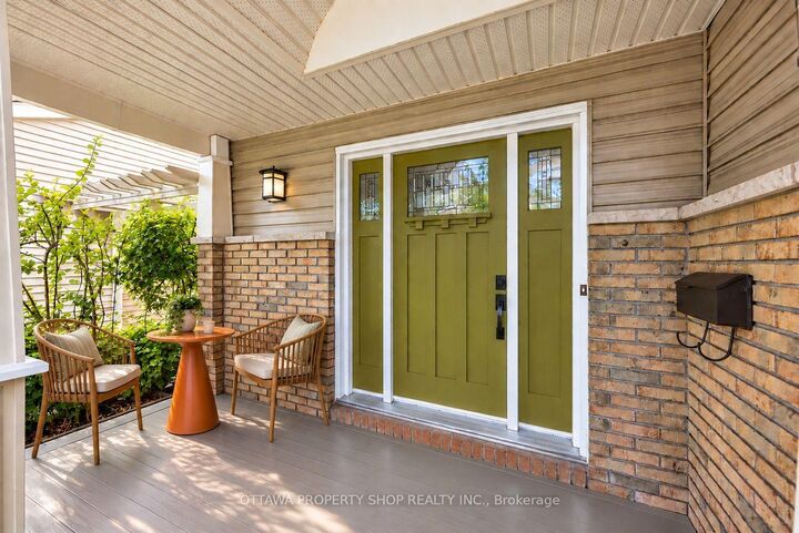 Property Photo:  3146 Dumaurier Avenue  ON K2B 8R1 