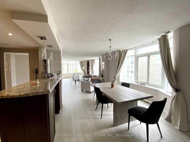 Property Photo:  135 George Street S 605  ON M5A 4E8 
