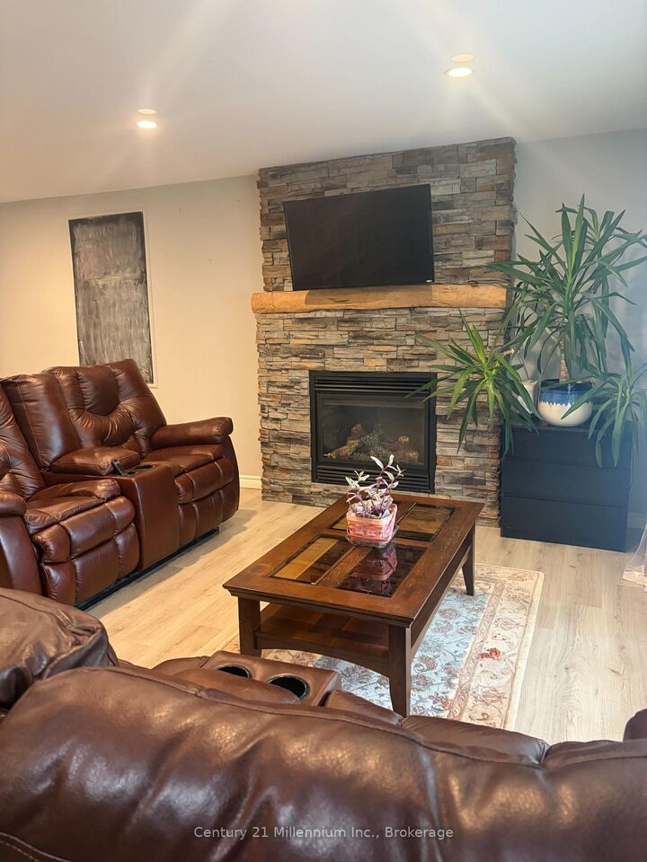 Property Photo:  79 23rd Street N  ON L9Z 2G4 