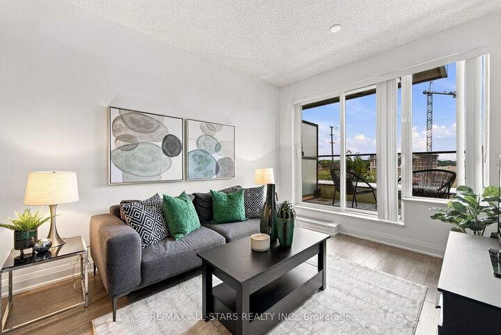 Property Photo:  28 Uptown Drive 312  ON L3R 5M5 