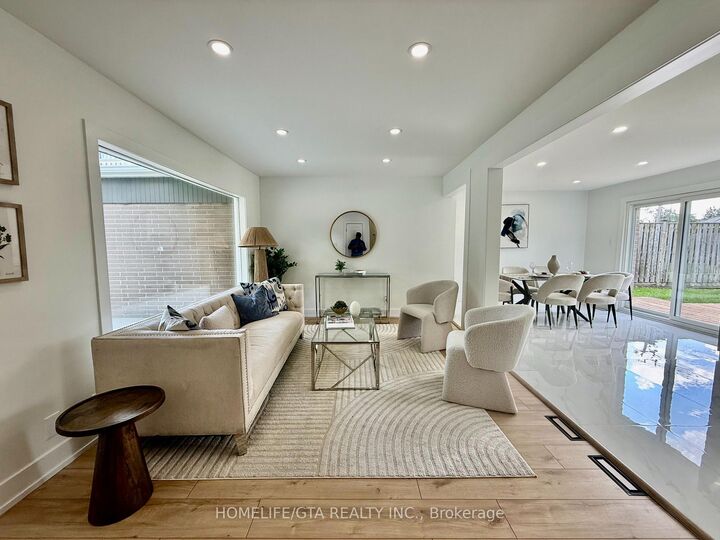 Property Photo:  14 Heatherwood Road  ON L1S 2K7 